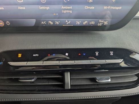 Certified 2025 Buick Enclave Preferred image 23