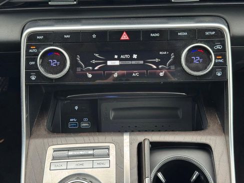 Used 2024 Genesis GV80 2.5T image 18