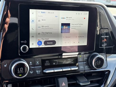 New 2026 Toyota Highlander XLE image 13