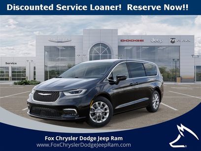 New 2026 Chrysler Pacifica Select