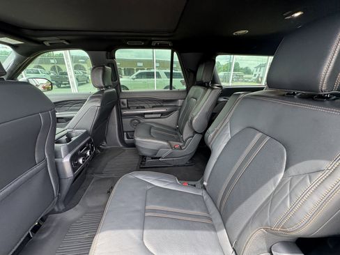 Used 2024 Ford Expedition Max Platinum image 9