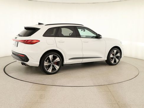 New 2026 Audi SQ5 Premium Plus AWD/4WD image 7