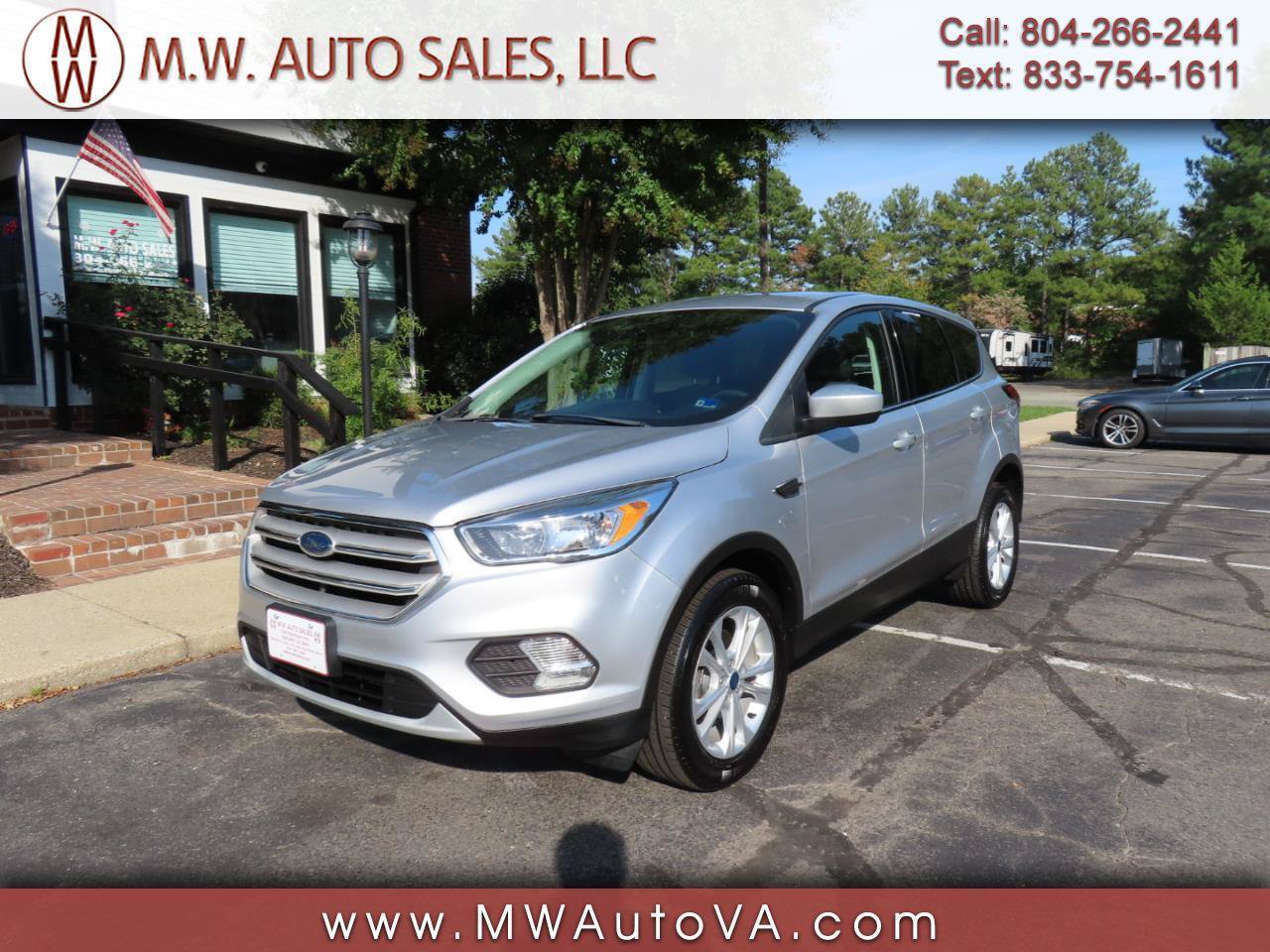 Used 2019 Ford Escape SE FWD image 1