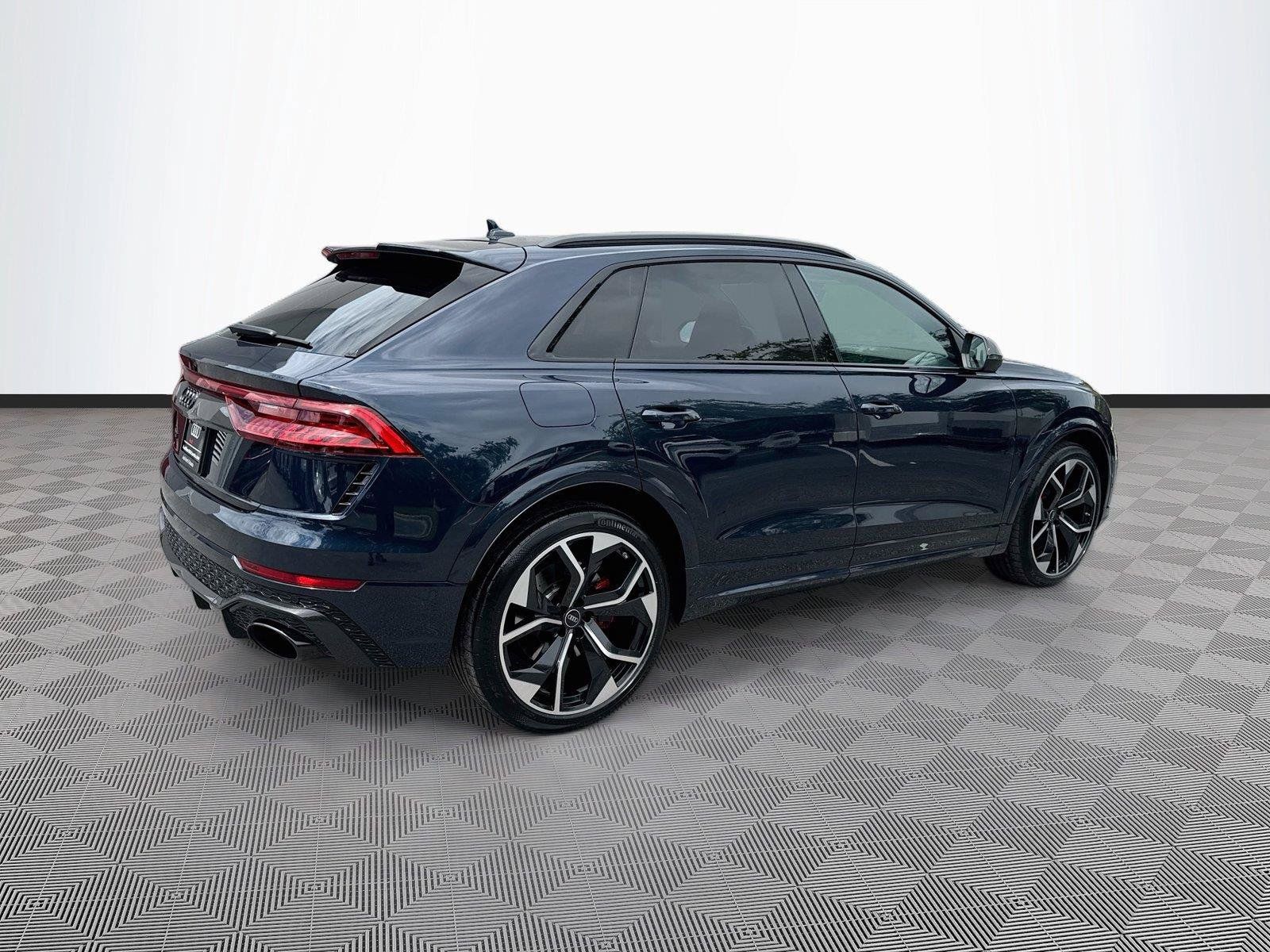 Used 2023 Audi RS Q8 w/ Black Optic Package AWD/4WD image 7