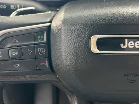 Certified 2022 Jeep Grand Cherokee Limited image 19