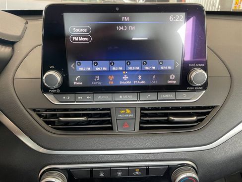 Used 2021 Nissan Altima 2.5 SV FWD image 14