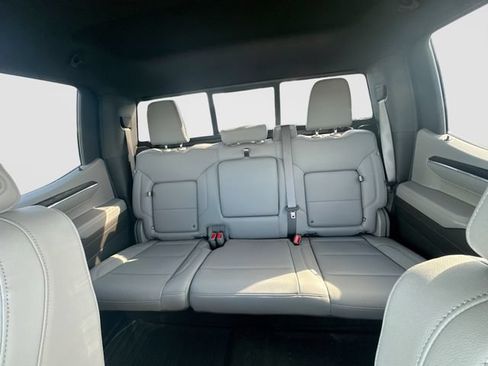 Used 2024 GMC Sierra 1500 SLT w/ SLT Premium Plus Package AWD/4WD image 20