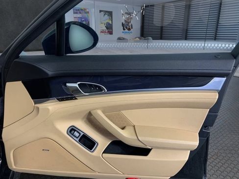 Used 2013 Porsche Panamera image 15