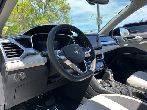 New 2026 Volkswagen Taos SE AWD/4WD image 6