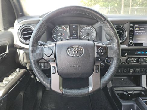 Used 2021 Toyota Tacoma TRD Off-Road w/ Technology Package AWD/4WD image 20