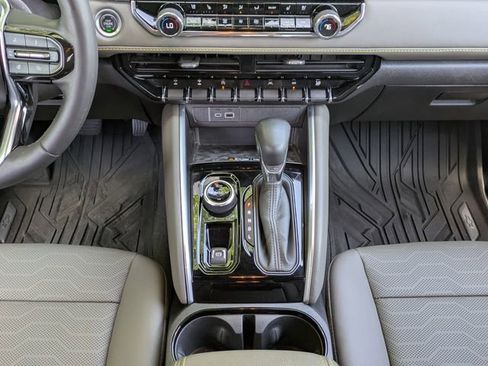 Used 2024 Chevrolet Colorado ZR2 w/ ZR2 Convenience Package III image 20