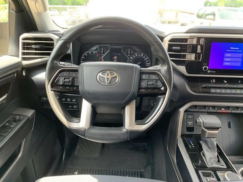 Used 2023 Toyota Tundra SR5 w/ SR5 Convenience Package AWD/4WD image 17