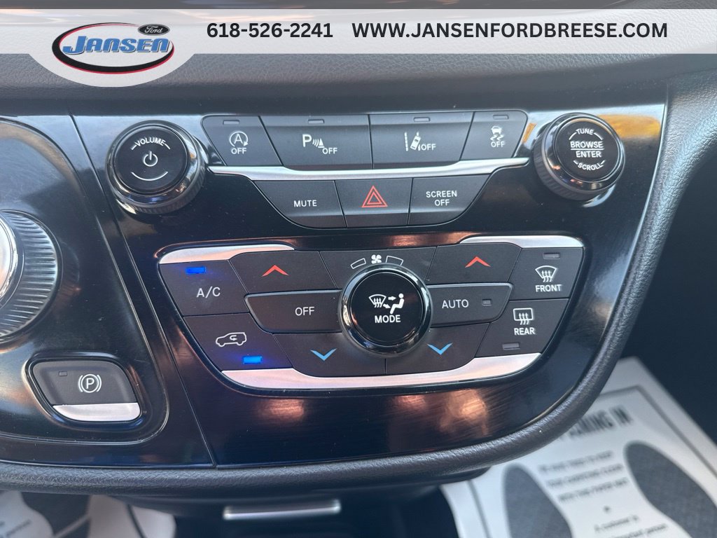 Used 2025 Chrysler Pacifica Select FWD image 25