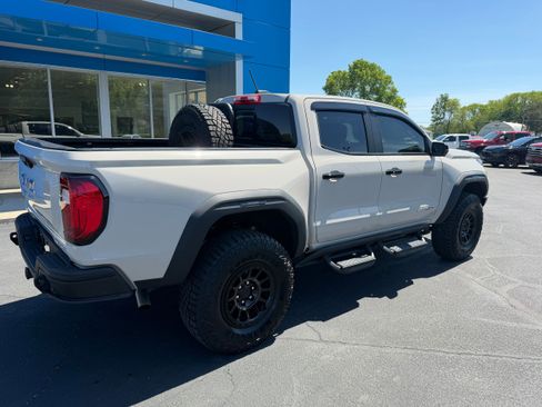 Used 2026 GMC Canyon AT4X w/ AT4X AEV Edition AWD/4WD image 2