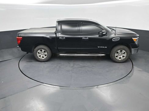 Used 2017 Nissan Titan SV AWD/4WD image 28