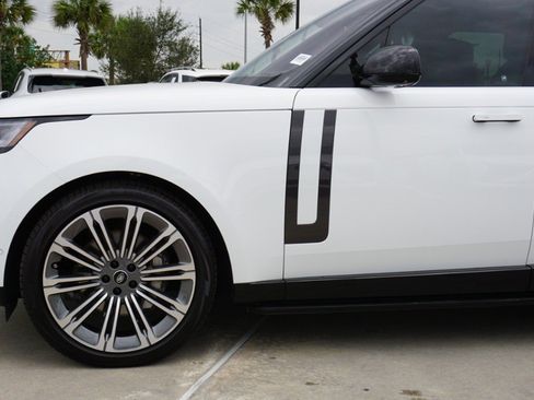 Used 2023 Land Rover Range Rover SE image 10