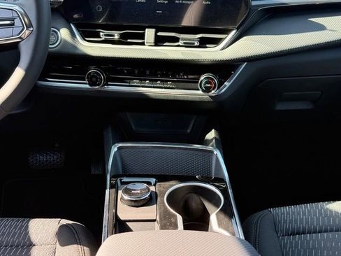 New 2026 Chevrolet Equinox LT image 10