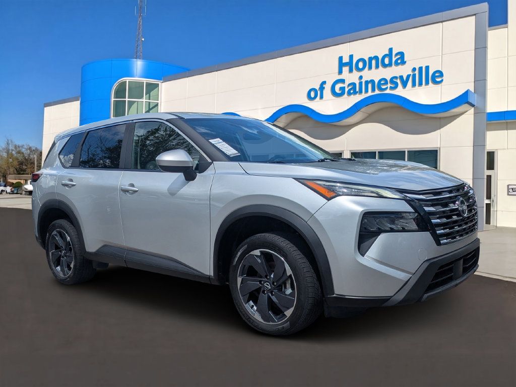 Used 2025 Nissan Rogue SV FWD image 1