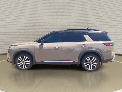 Certified 2024 Nissan Pathfinder Platinum w/ Cargo Package FWD image 8