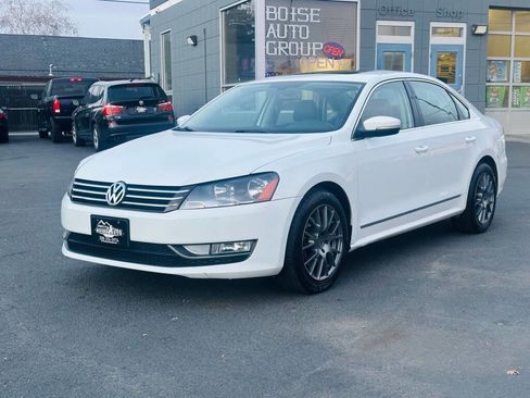 Used 2013 Volkswagen Passat 2.5 SEL Premium image 3