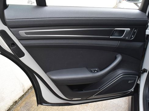 Used 2023 Porsche Panamera 4 Platinum Edition image 26