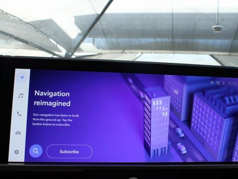 Used 2023 Toyota Crown Limited image 34