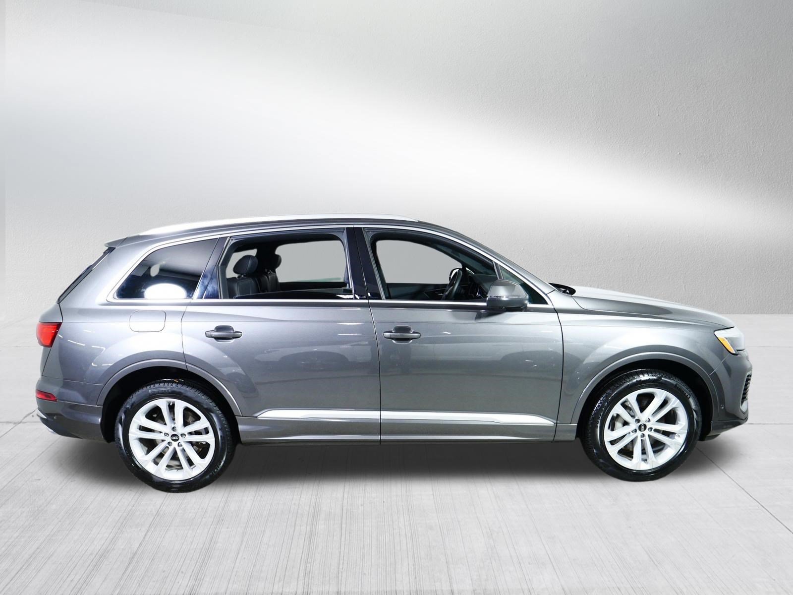 Certified 2025 Audi Q7 3.0T Premium Plus AWD/4WD image 8