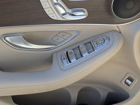 Used 2022 Mercedes-Benz GLC 300 4MATIC image 15