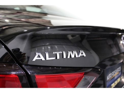 Used 2025 Nissan Altima 2.5 SV image 17