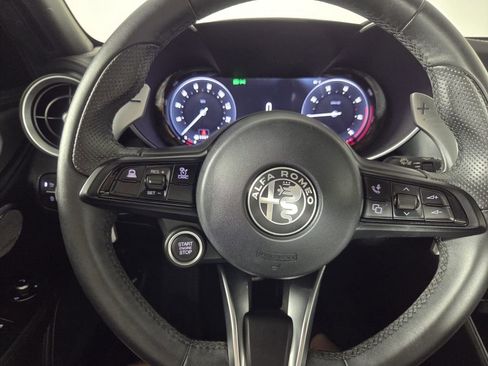 Used 2024 Alfa Romeo Giulia Veloce AWD/4WD image 20