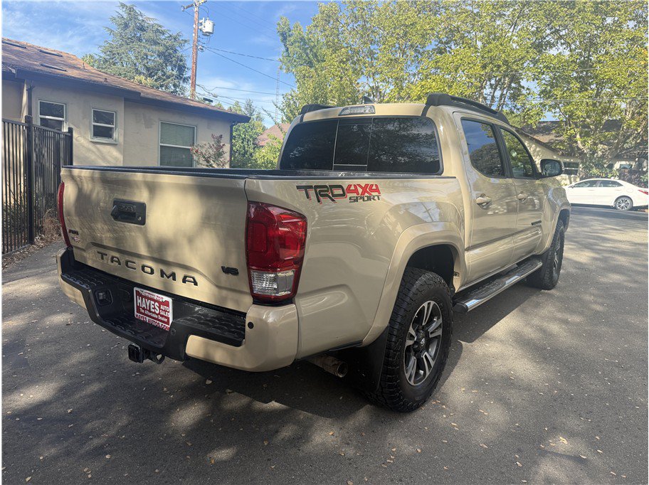 Used 2019 Toyota Tacoma TRD Sport w/ Technology Package AWD/4WD image 5