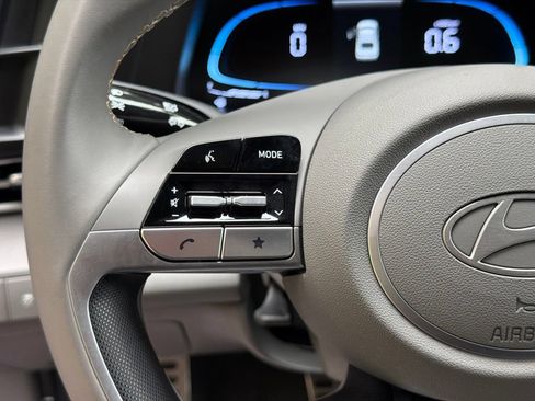 Certified 2025 Hyundai Elantra Sport FWD image 19