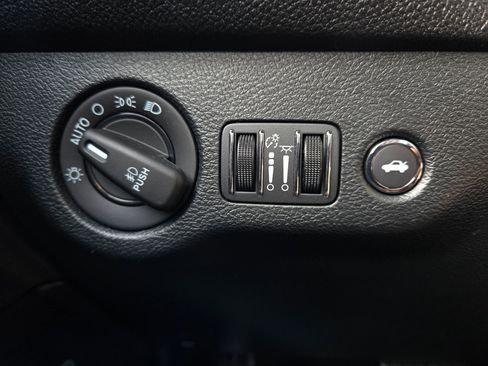 Used 2018 Dodge Challenger R/T Scat Pack image 24