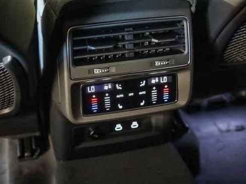 New 2025 Audi RS Q8 performance image 29