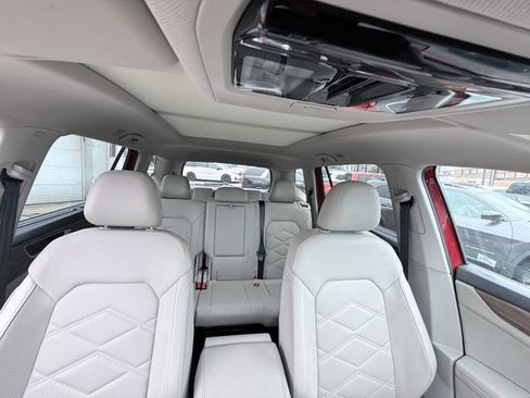 Used 2024 Volkswagen Atlas SE w/ Panoramic Sunroof Package AWD/4WD image 44