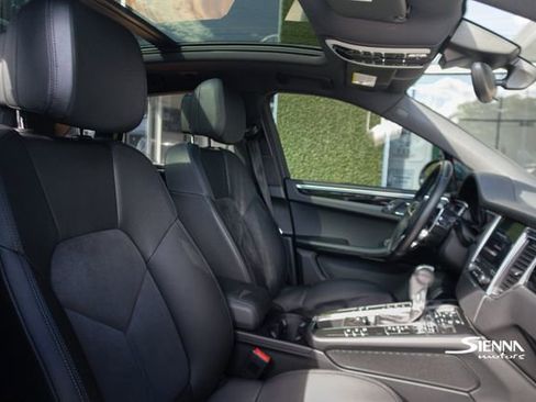 Used 2018 Porsche Macan image 22