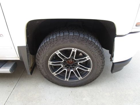 Used 2018 Chevrolet Silverado 1500 LT w/ All Star Edition AWD/4WD image 19