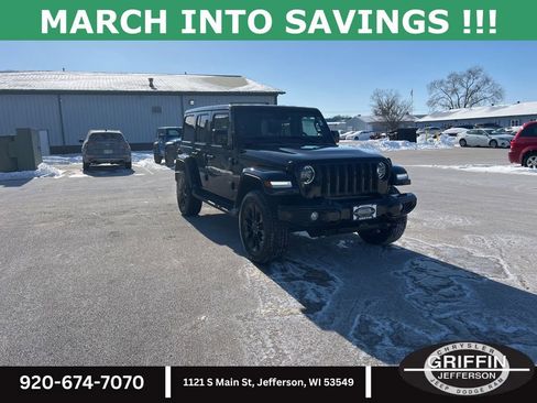 Used 2021 Jeep Wrangler Unlimited Sahara image 5