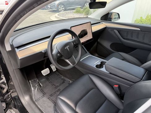 Used 2024 Tesla Model Y Performance AWD/4WD image 12