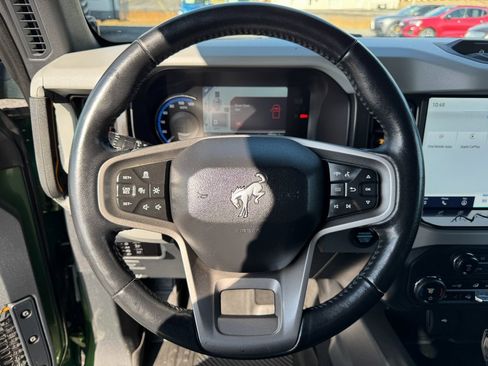 Used 2023 Ford Bronco Badlands image 55