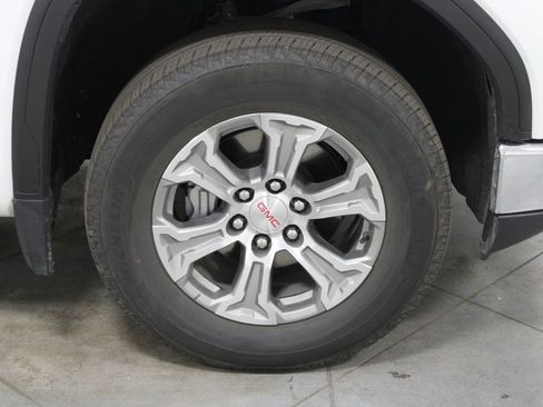 Used 2025 GMC Sierra 1500 SLT image 13