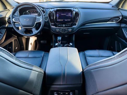 Used 2023 Chevrolet Traverse RS image 28