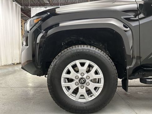 Used 2024 Toyota Tacoma SR AWD/4WD image 20