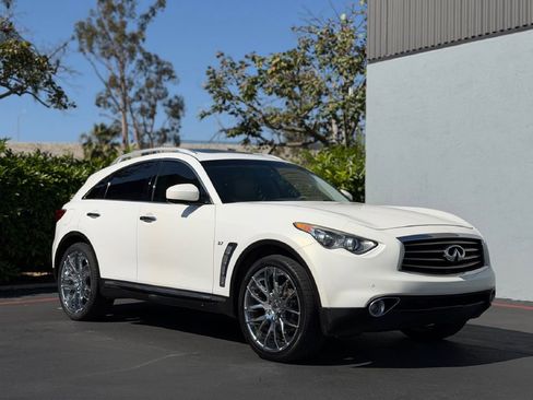 Used 2014 INFINITI QX70 AWD w/ Premium Package image 2