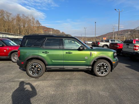 New 2025 Ford Bronco Sport Outer Banks image 3