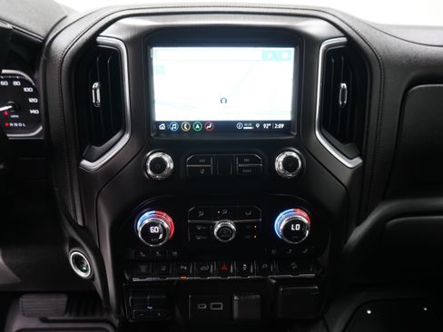 Used 2022 GMC Sierra 2500 AT4 w/ AT4 Premium Plus Package AWD/4WD image 32