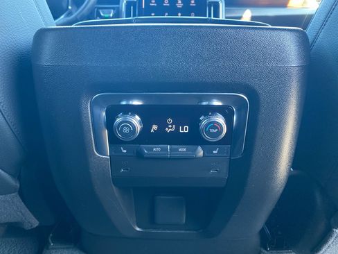 Used 2025 GMC Yukon XL Denali image 20