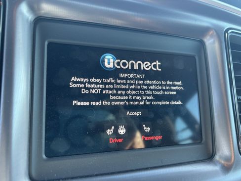 Used 2020 Dodge Challenger SXT w/ Blacktop Package image 15