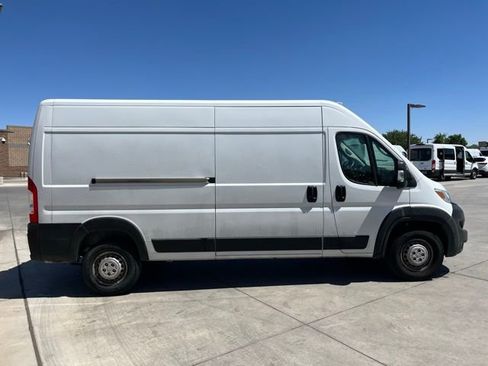 Used 2025 RAM ProMaster 2500 w/ Convenience Group FWD image 3