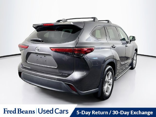Used 2022 Toyota Highlander LE AWD/4WD image 12